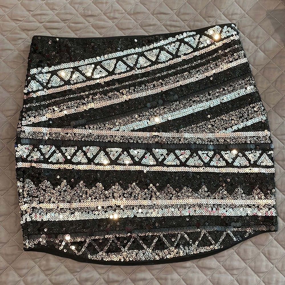 Express sequin skirt